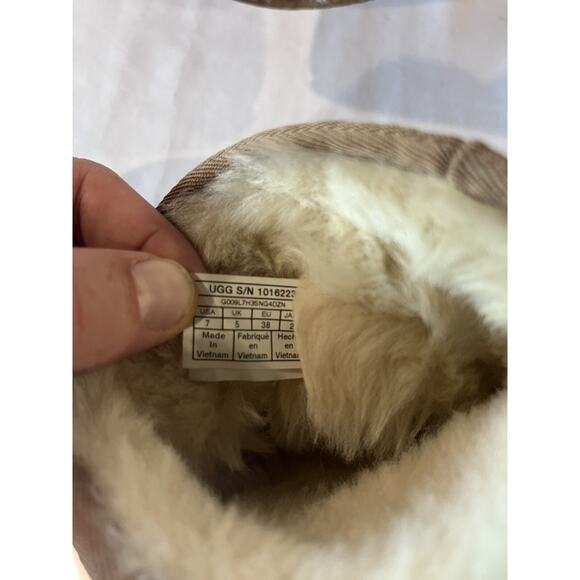 UGG Classic Short II Chestnut Brown Suede Sheepskin Boots 1016223 Women’s Size 7 - Picture 7 of 9